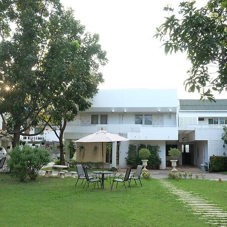 Udee Cozy Bed & Breakfast Чиангмай Екстериор снимка