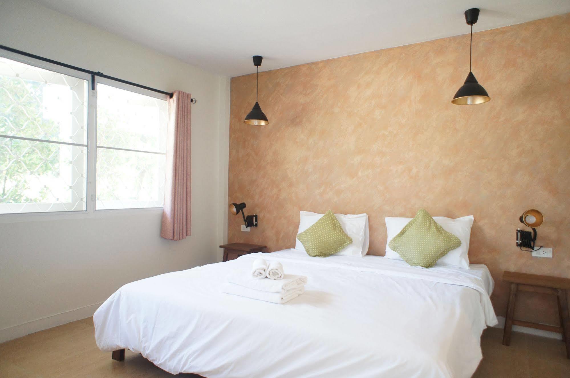 Udee Cozy Bed & Breakfast Чиангмай Екстериор снимка
